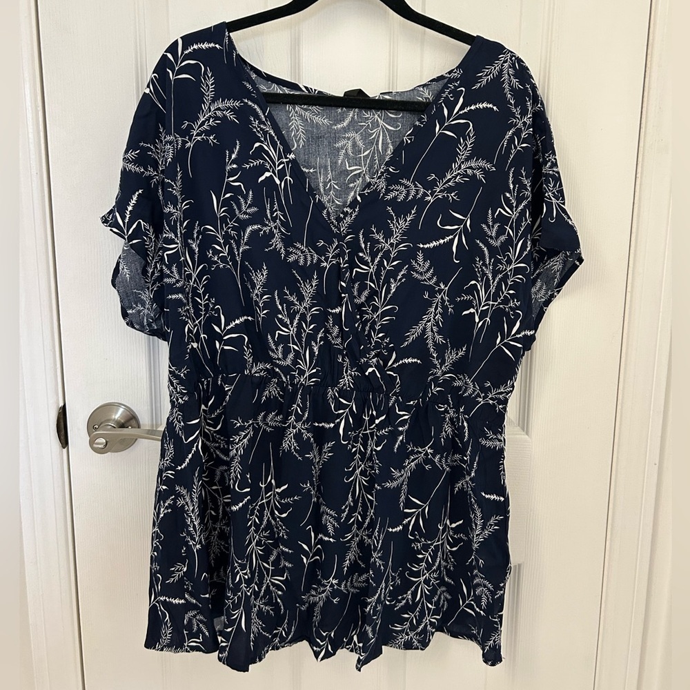 Bloomchic Peblum Navy and White Top, Sz 2XL